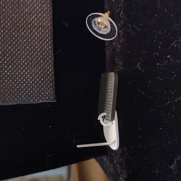 Shein 1 inch black and white button polka dot earrings - Picture 4 of 5